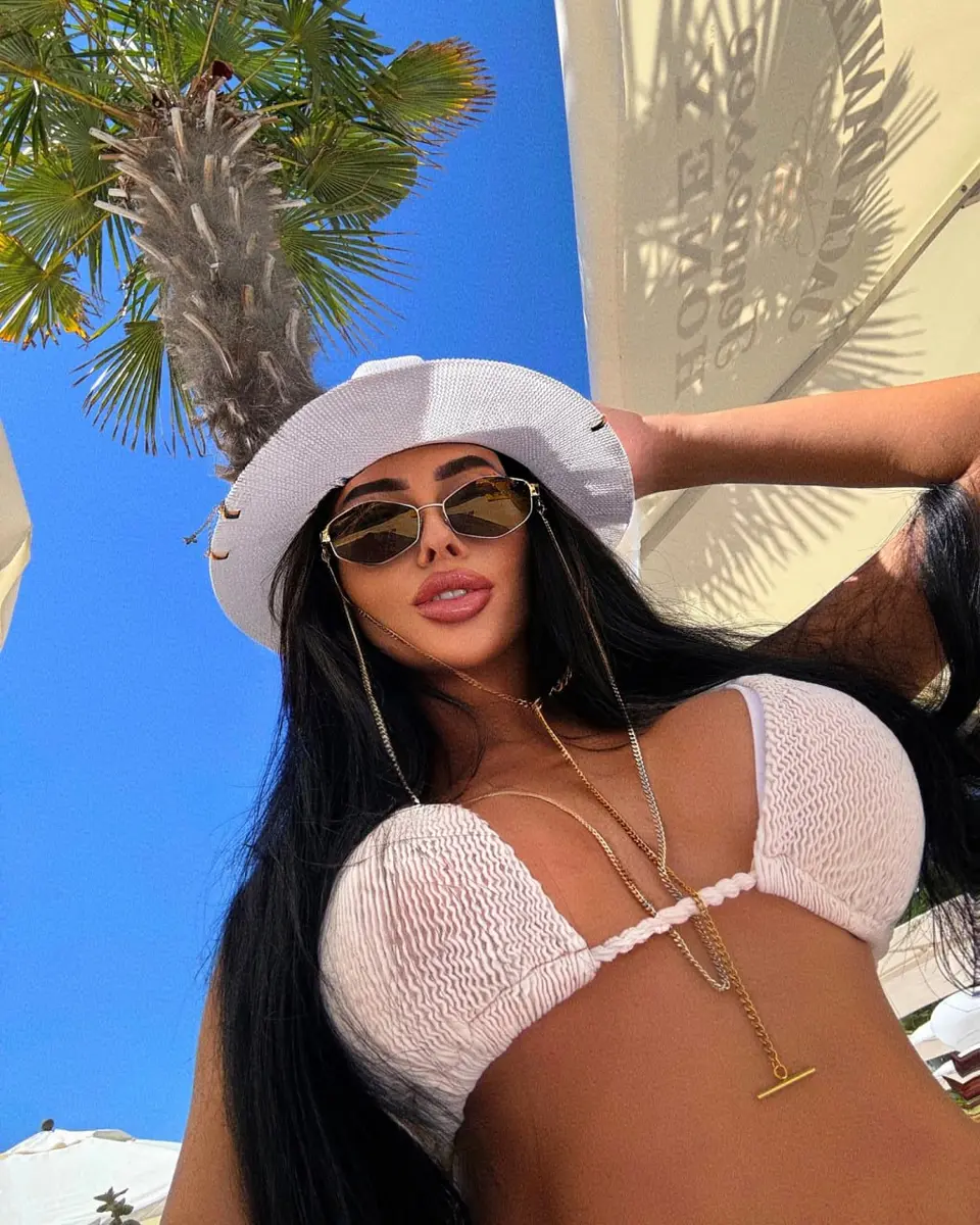 Amanda escort in London