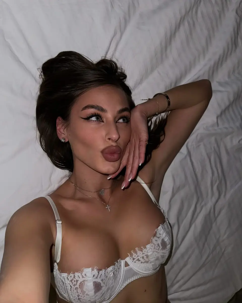 Dasha escort in London
