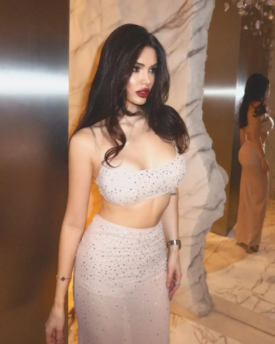 Elian escort in London