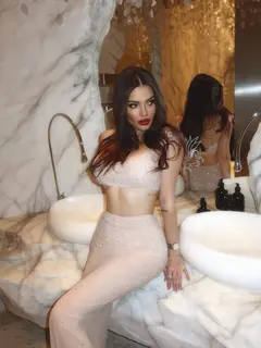 Elian escort in London
