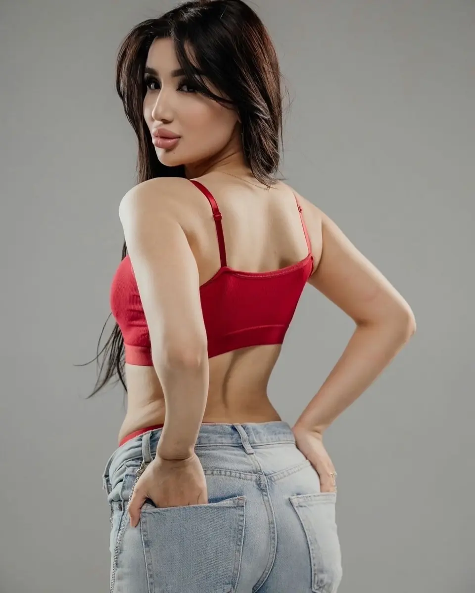 Elina escort in London