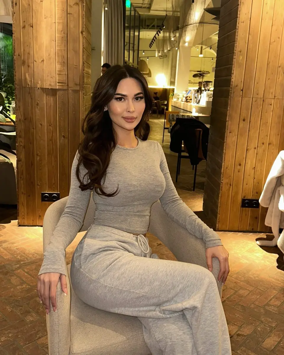 Elina escort in London