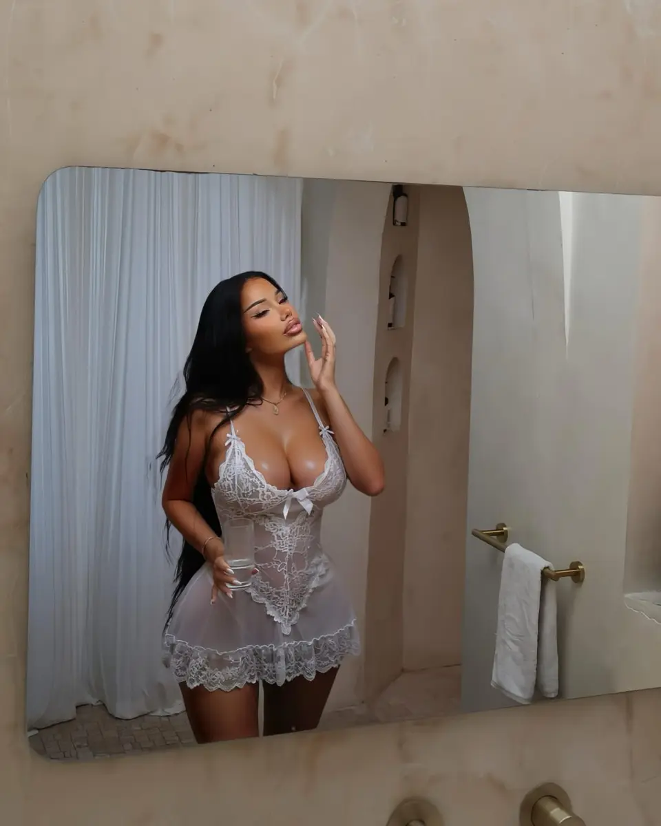 Liona escort in London