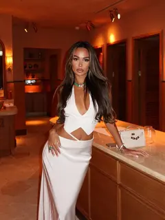 Lora escort in London