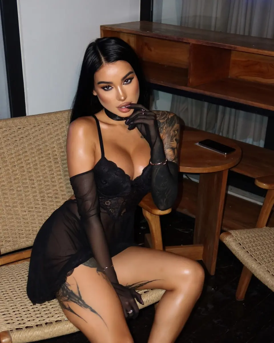 Mima escort in London