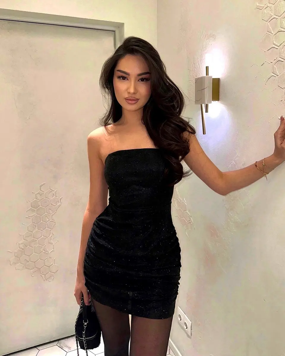 Mina escort in London