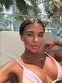 Monika escort in London