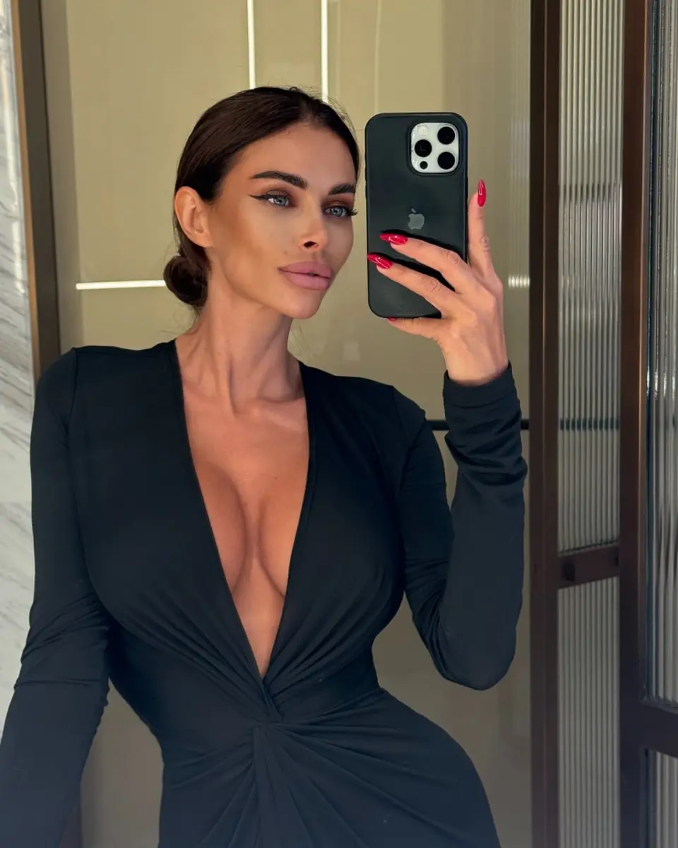 Nona escort in London