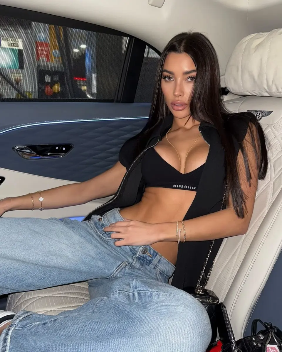 Sophia escort in London