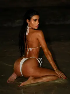 Vika escort in London