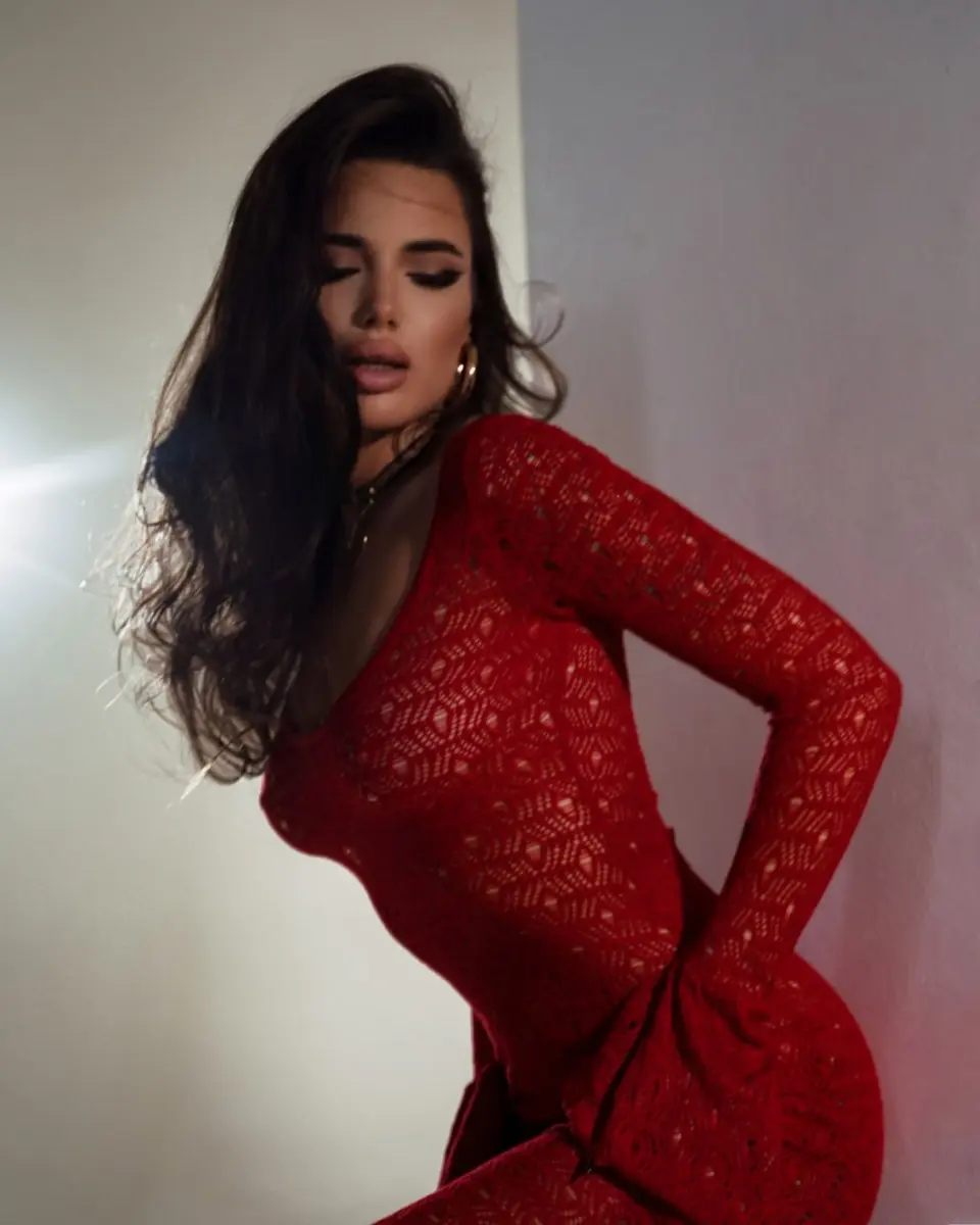 Viola escort in London