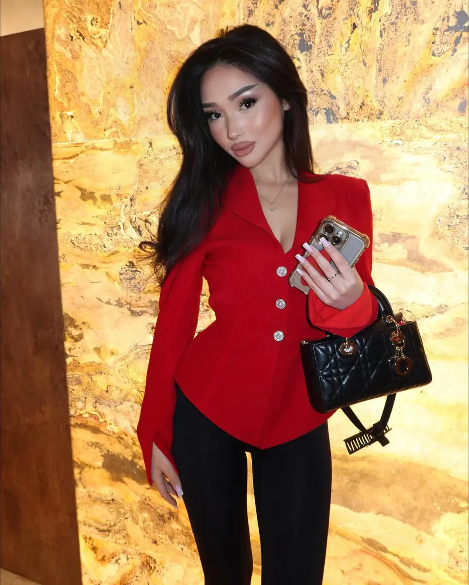 Zira escort in London