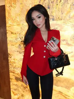 Zira escort in London
